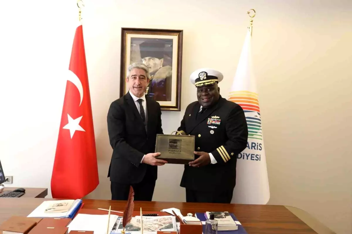 Son dakika gündem: ABD'li askeri gemi komutanından Marmaris Belediye Başkanı Oktay'a ziyaret