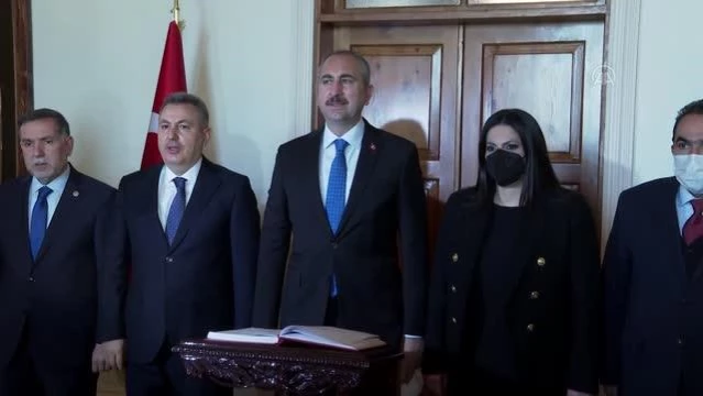Son dakika haberi | Adalet Bakanı Gül, ziyaretlerde bulundu