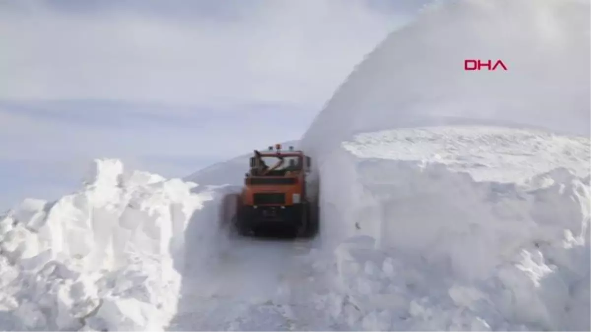 BAŞKALE\'DE 71 YERLEŞİM YERİNİN YOLU AÇILDI