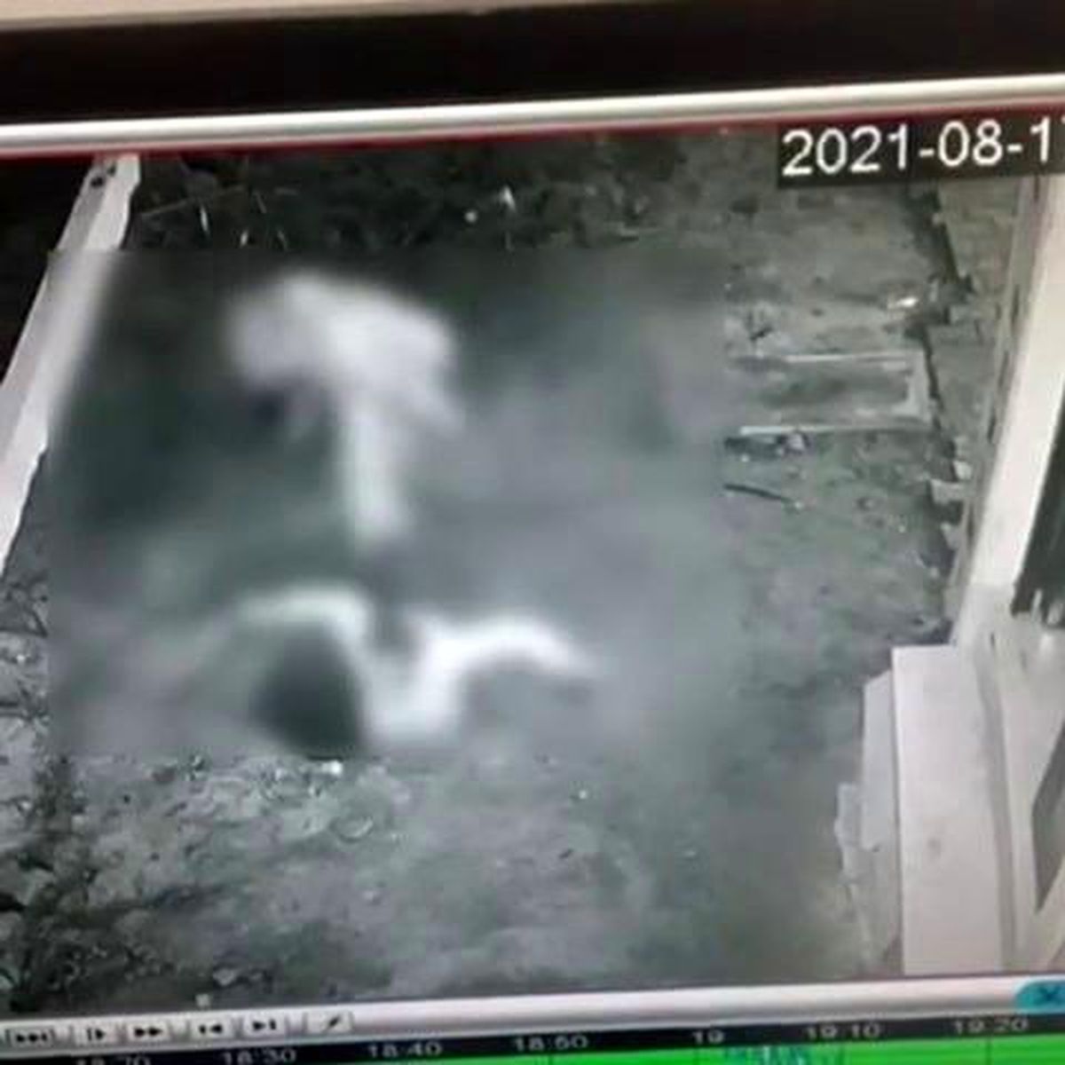 Bastığı rögar kapağı sonu oluyordu, facianın eşiğinden döndü