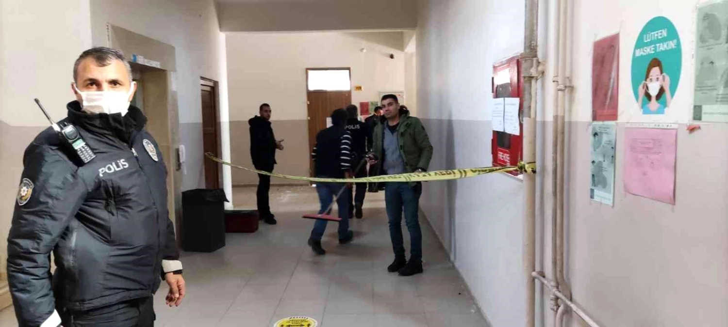 Diyarbakır\'da kahreden olay! Öğretmeninden izin alarak sınıftan çıkan genç kız, okula getirdiği silahla intihar etti