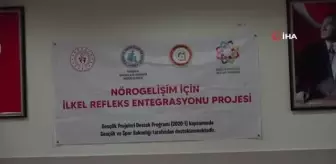 Down sendromlu öğrenciler ve öğretmenleri için refleks eğitimi verildi