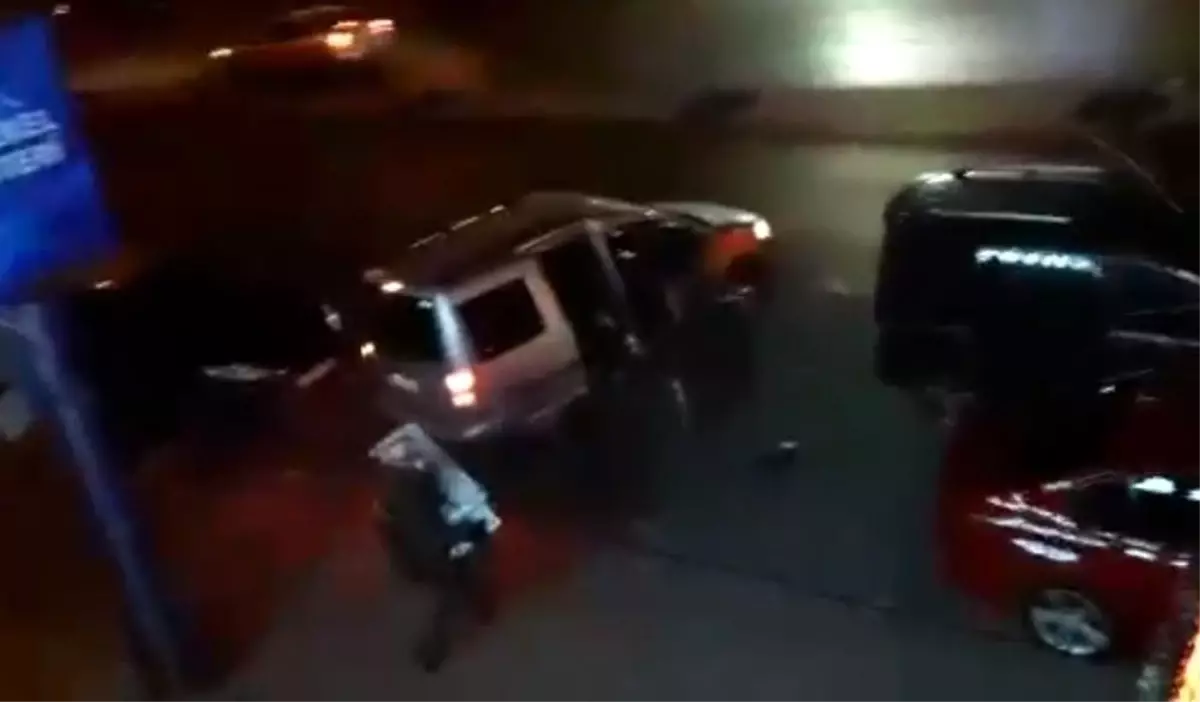 Esenyurt\'ta tekel bayiini soyan hırsızlar kamerada