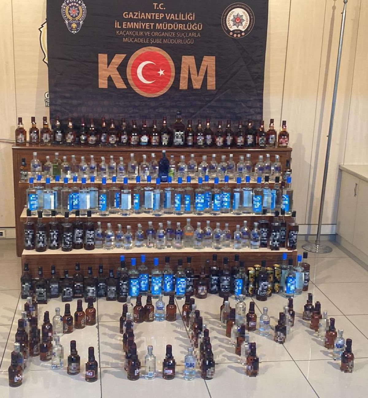 Gaziantep\'te sahte içki operasyonunda 2 şüpheli yakalandı