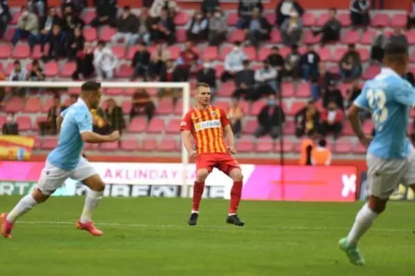 Kayserisporlu Kolovetsios'un çapraz bağı koptu
