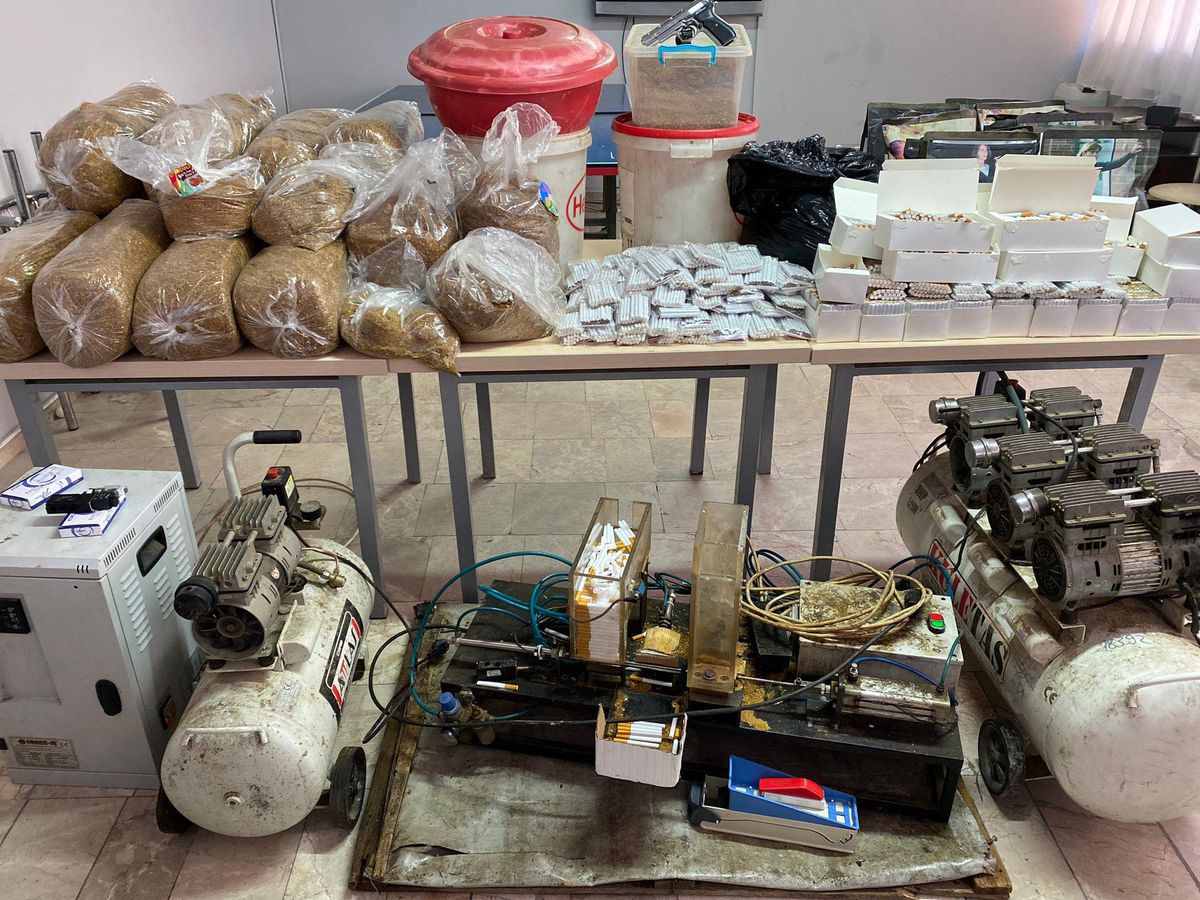 Manisa\'da kaçak 100 kilogram tütün ile 7 bin 400 makaron ele geçirildi