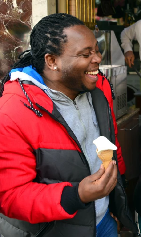 'Obayana' Max Bendo: Dondurmacıda çalışmıyorum, filmde oynuyorum