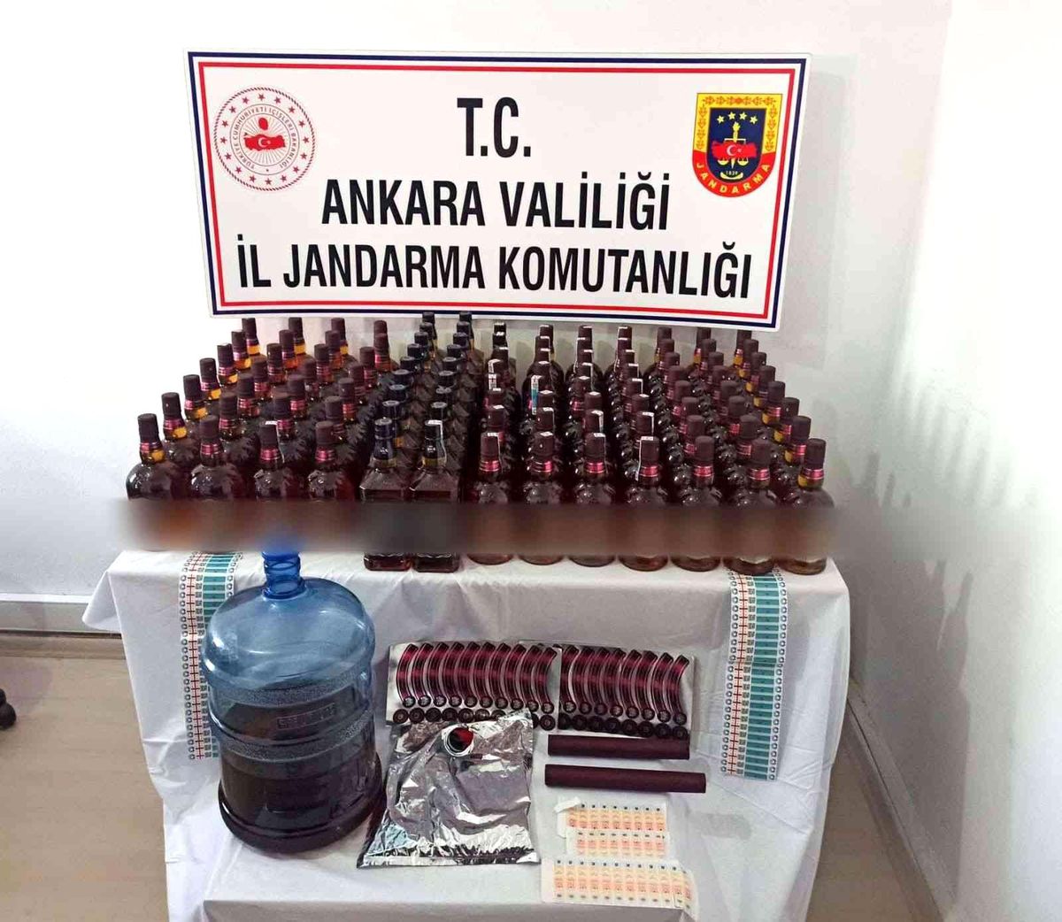 Sahte alkollü içki üretimi ve satışı yapan şahıslara operasyon: 2 gözaltı