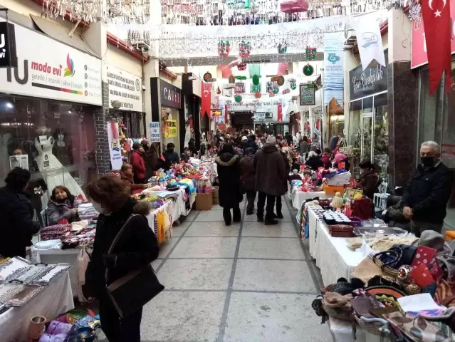 Bandırma'da El Emeği Yılbaşı Alış veriş günleri başladı.