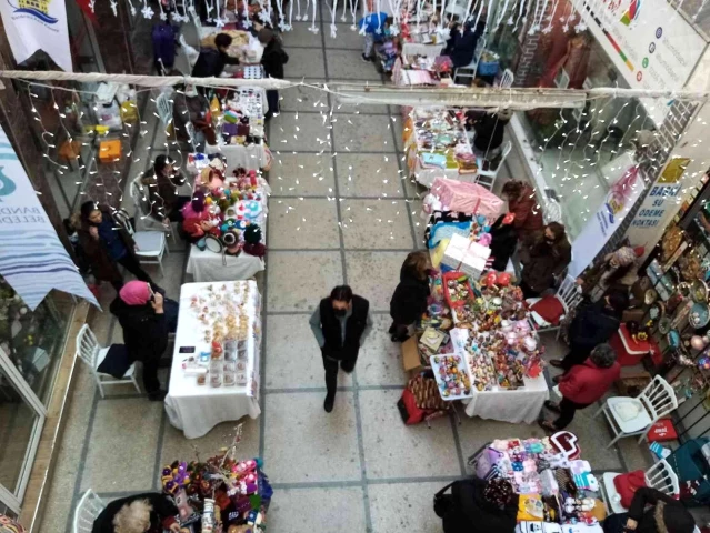 Bandırma'da El Emeği Yılbaşı Alış veriş günleri başladı.