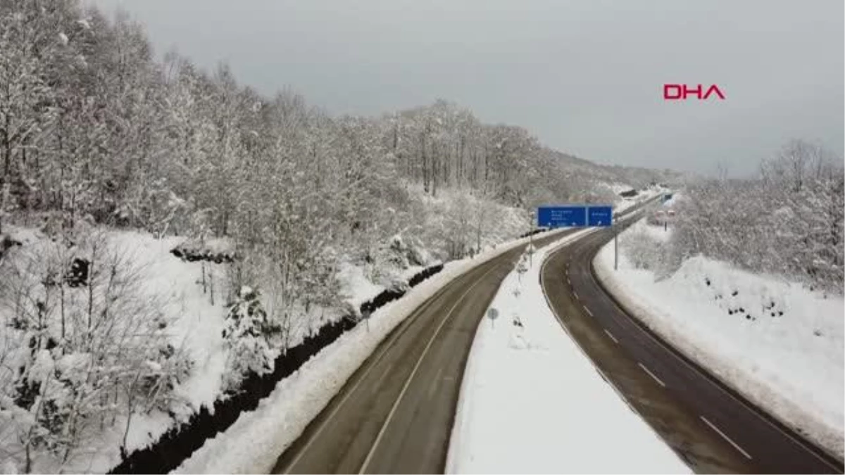 BARTIN\'DA KARLA KAPLANAN YOLDA KARTPOSTALLIK GÖRÜNTÜLER OLUŞTU