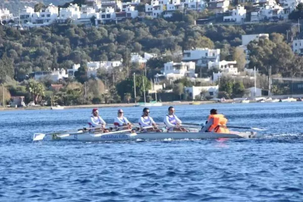 Bodrum'da kürek yarışı heyecanı