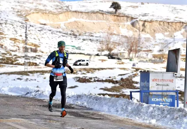 Deniz kenarında başlayan maraton kayak merkezinde tamamlandı