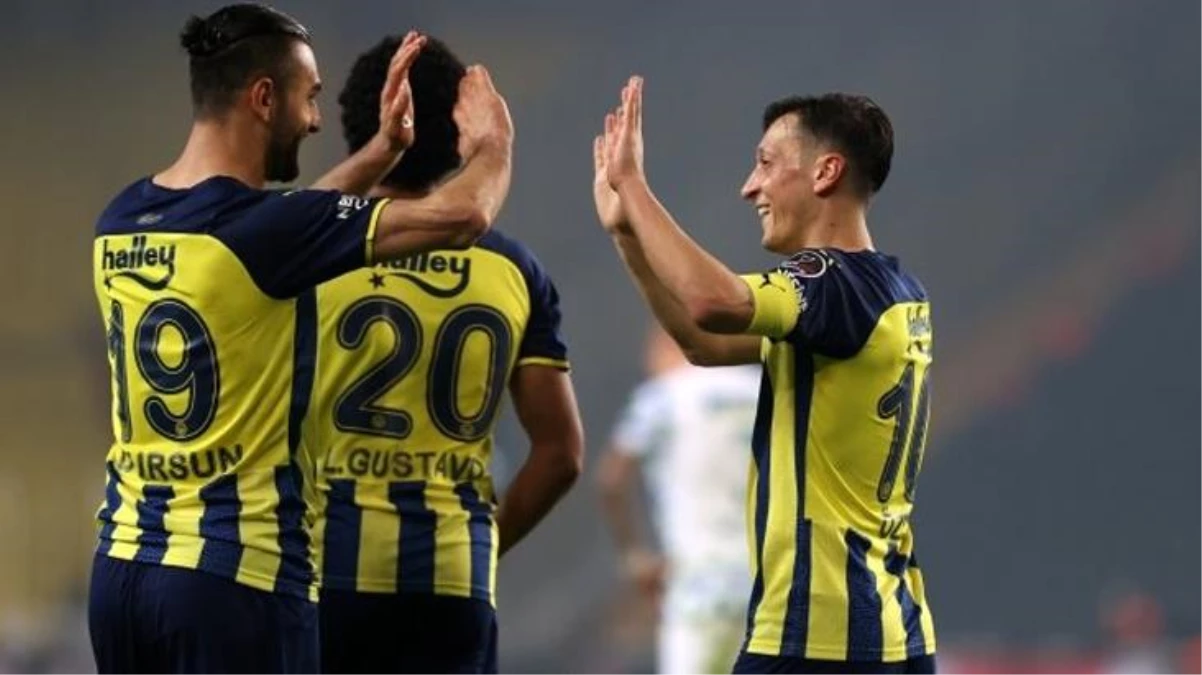 Fenerbahçe, taraftarı dinledi! Yıldız futbolcu kamp kadrosuna alınmadı