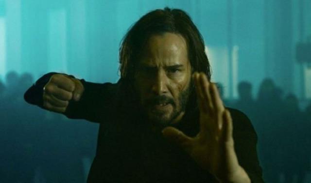 Keanu Reeves'in başrol olduğu Matrix 4 filminden 14 milyon dolar kazandı