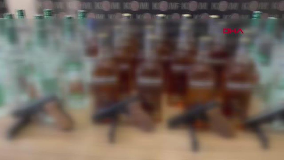 Son dakika haber | OTOMOBİLDE TABANCA VE SAHTE İÇKİ ELE GEÇİRİLDİ; 2 GÖZALTI