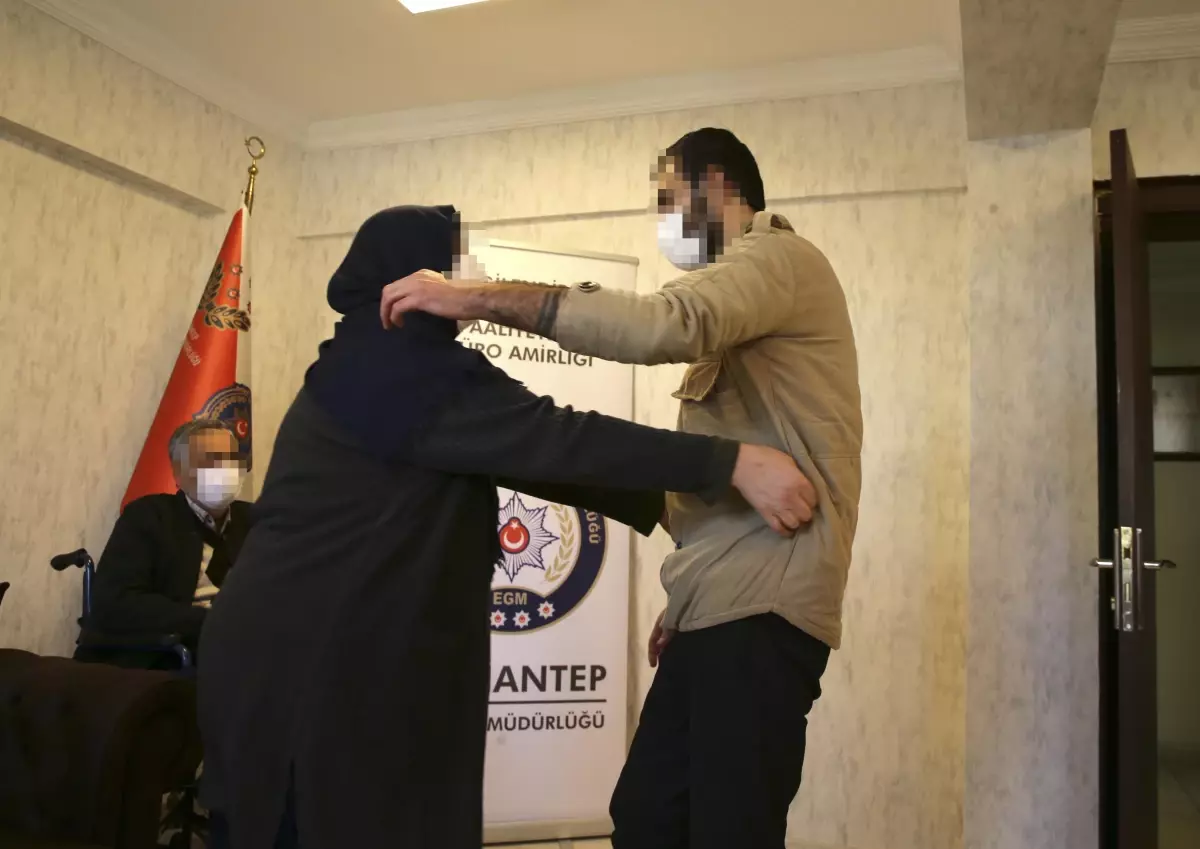 Son dakika haber: Polisin ikna çalışması sonucu teslim olan terörist Gaziantep\'te ailesiyle buluşturuldu