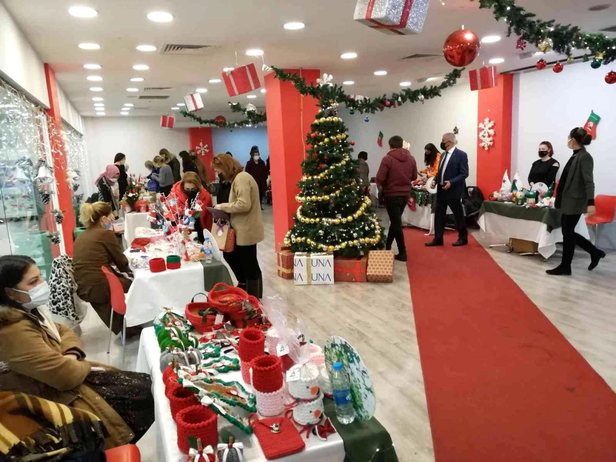 Salihli\'de yeni yıl hediyeleri fuarı açıldı