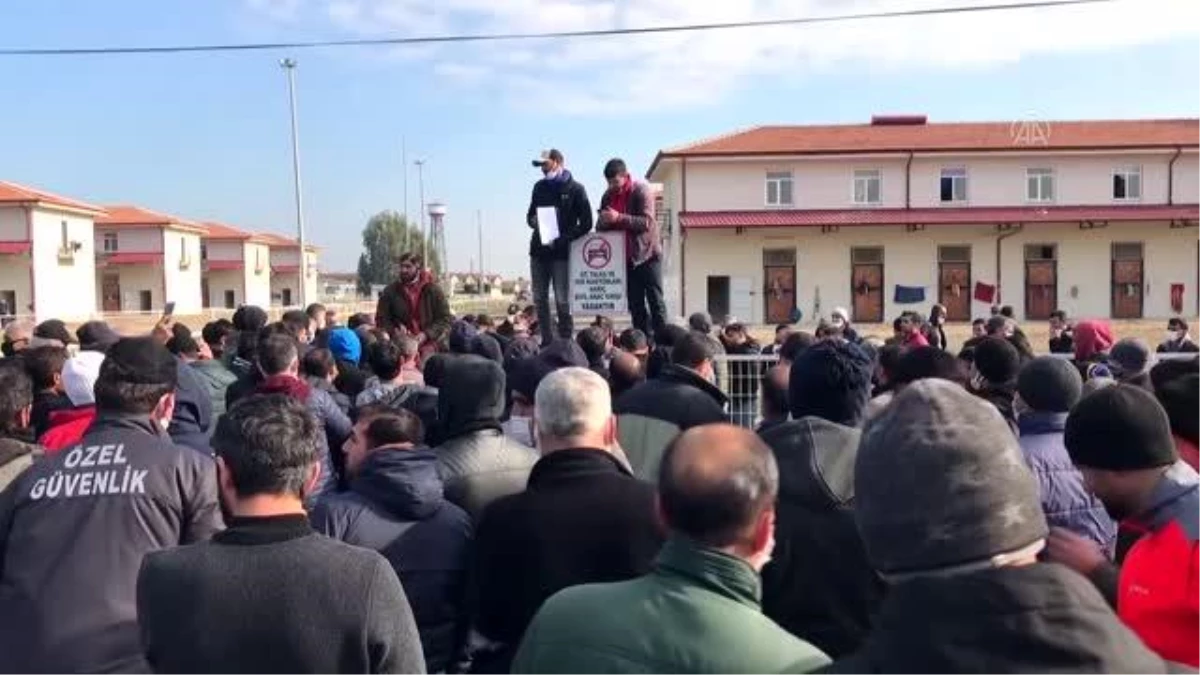 Seyislerin eylemi at yarışlarının gecikmeli başlamasına neden oldu