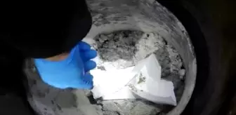 Sobanın içine gizlenen esrar polisin dikkatinden kaçmadı