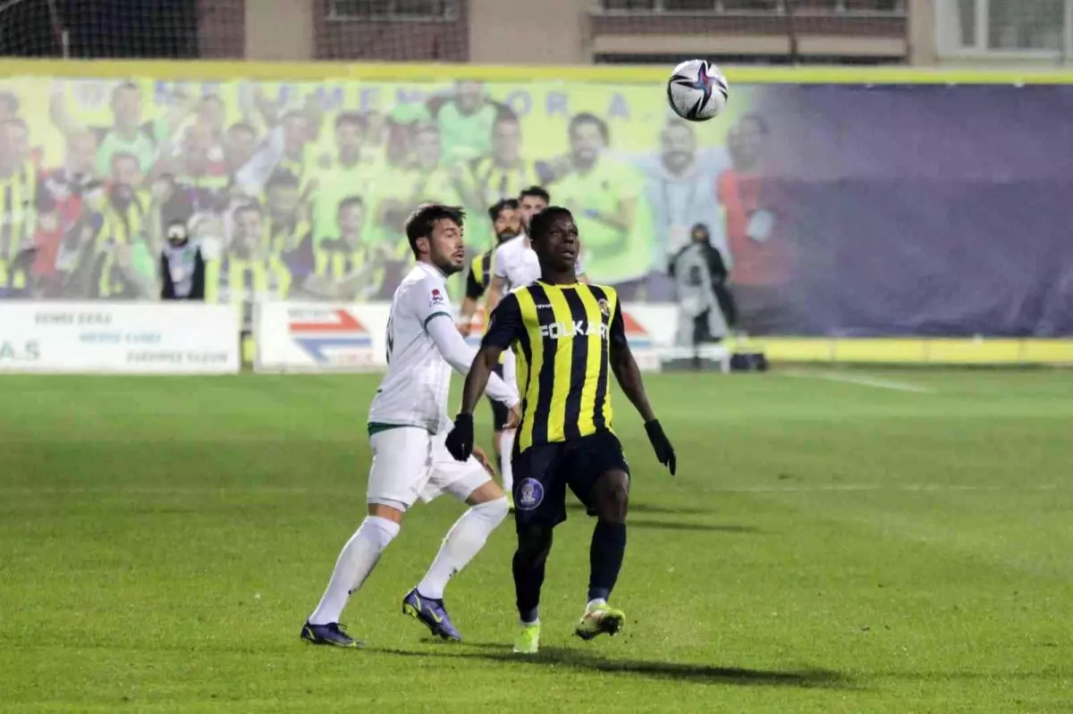 Spor Toto 1. Lig: Menemenspor: 0 Bursaspor: 0