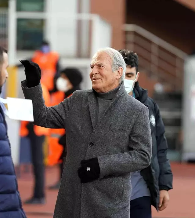 Spor Toto Süper Lig: Kasımpaşa: 1 Altay: 0 (İlk yarı)