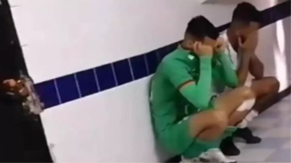 Futbol dünyasını sarsan ölüm! Arkadaşları soyunma odası koridorunda hüngür hüngür ağladı
