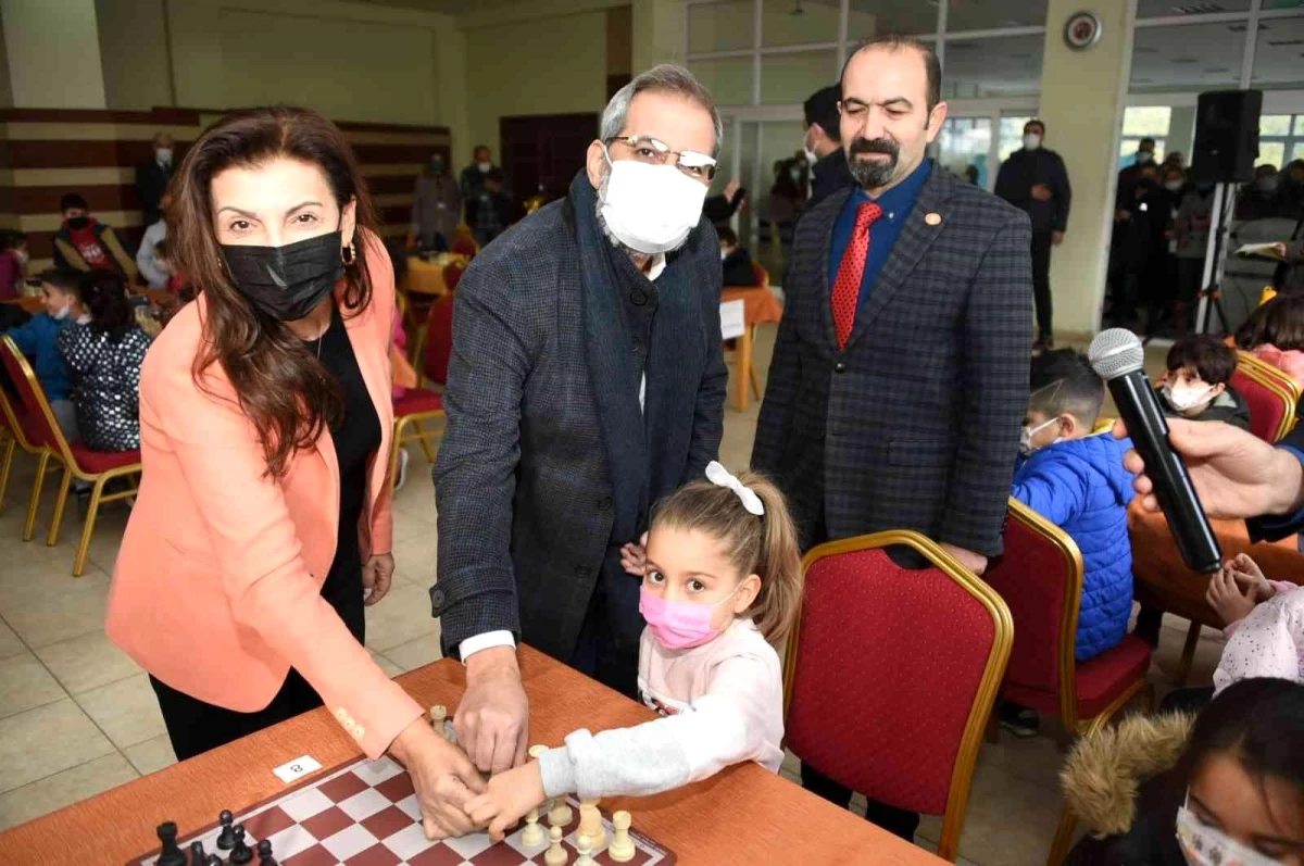 Tarsus\'ta 100. Yıl Satranç Turnuvası düzenlendi