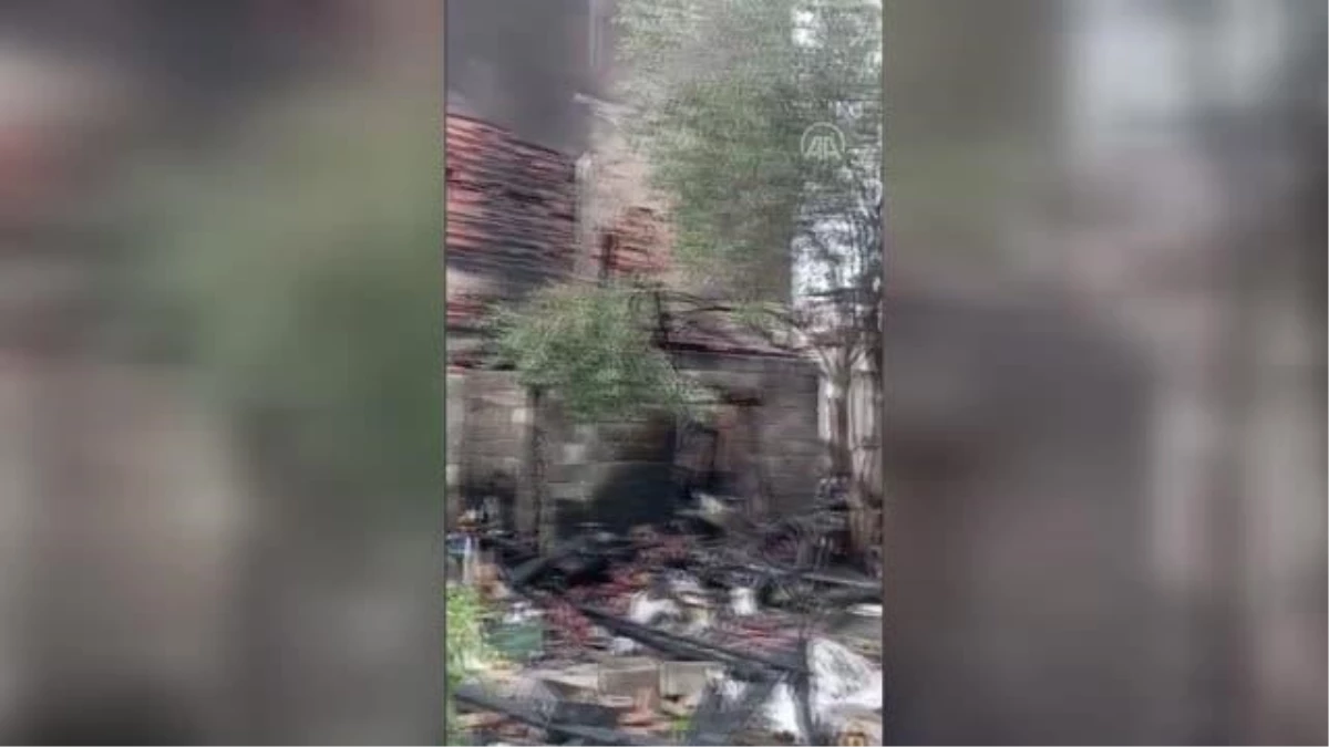 BALIKESİR - Bir evde çıkan yangında anne yaralandı, oğlu öldü