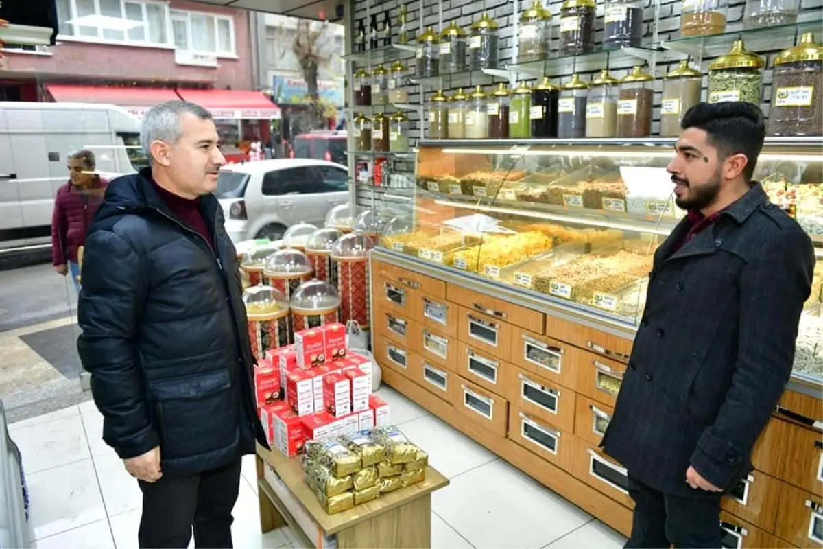 Başkan Çınar, esnafları ziyaret edip taleplerini dinledi