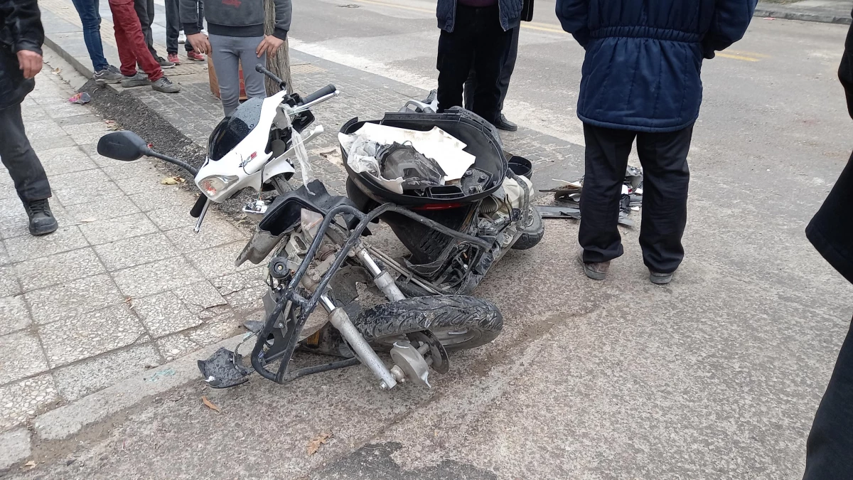 Beypazarı\'ndaki kazada motosikletli kurye ağır yaralandı