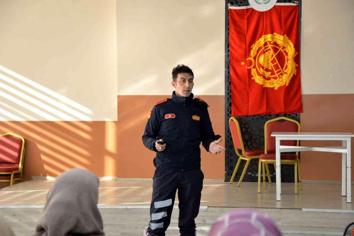 Bozüyük\'te ev hanımlarına "Yangın ve Geri Dönüşüm" Semineri