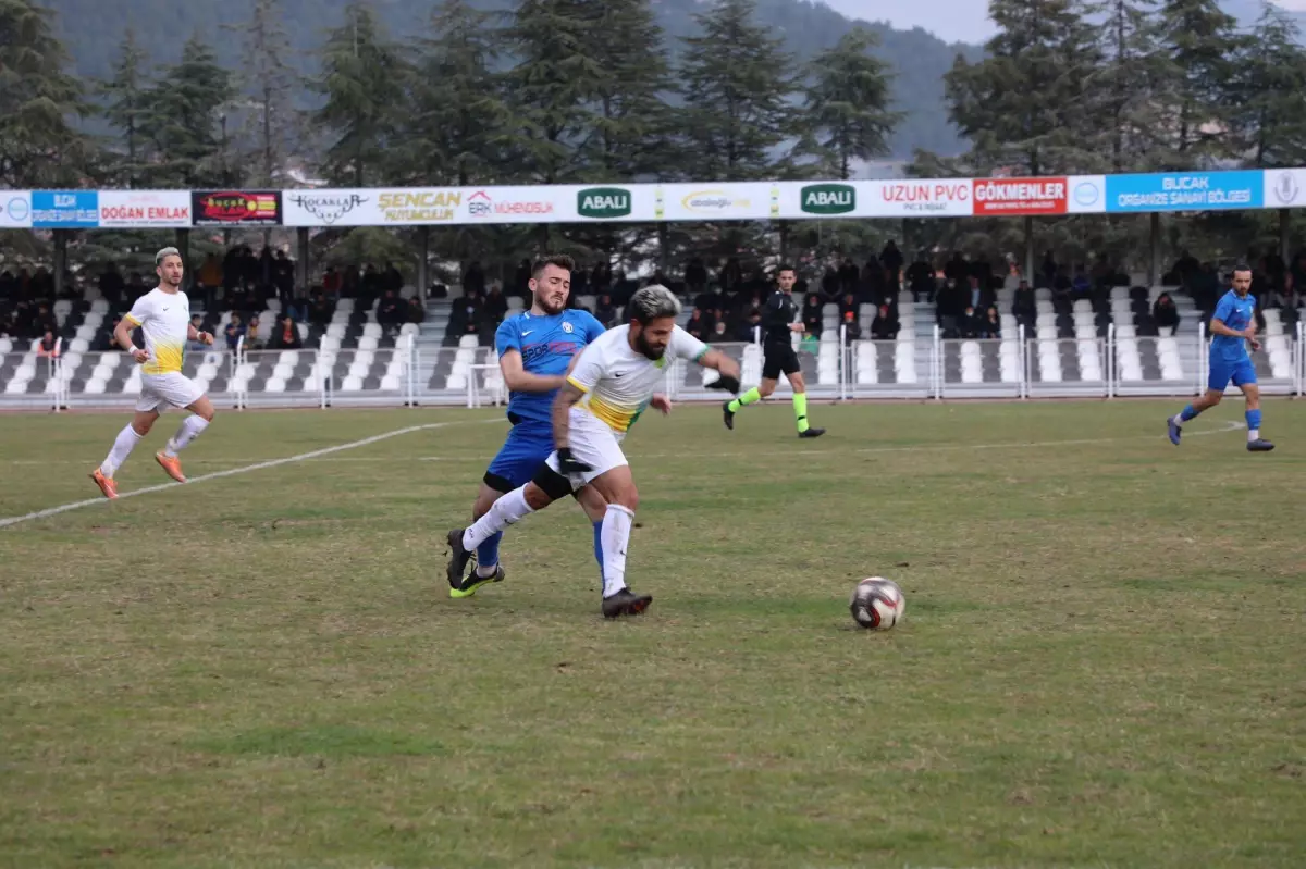 Bucak Oğuzhanspor: 1- Korkuteli Belediyespor: 4