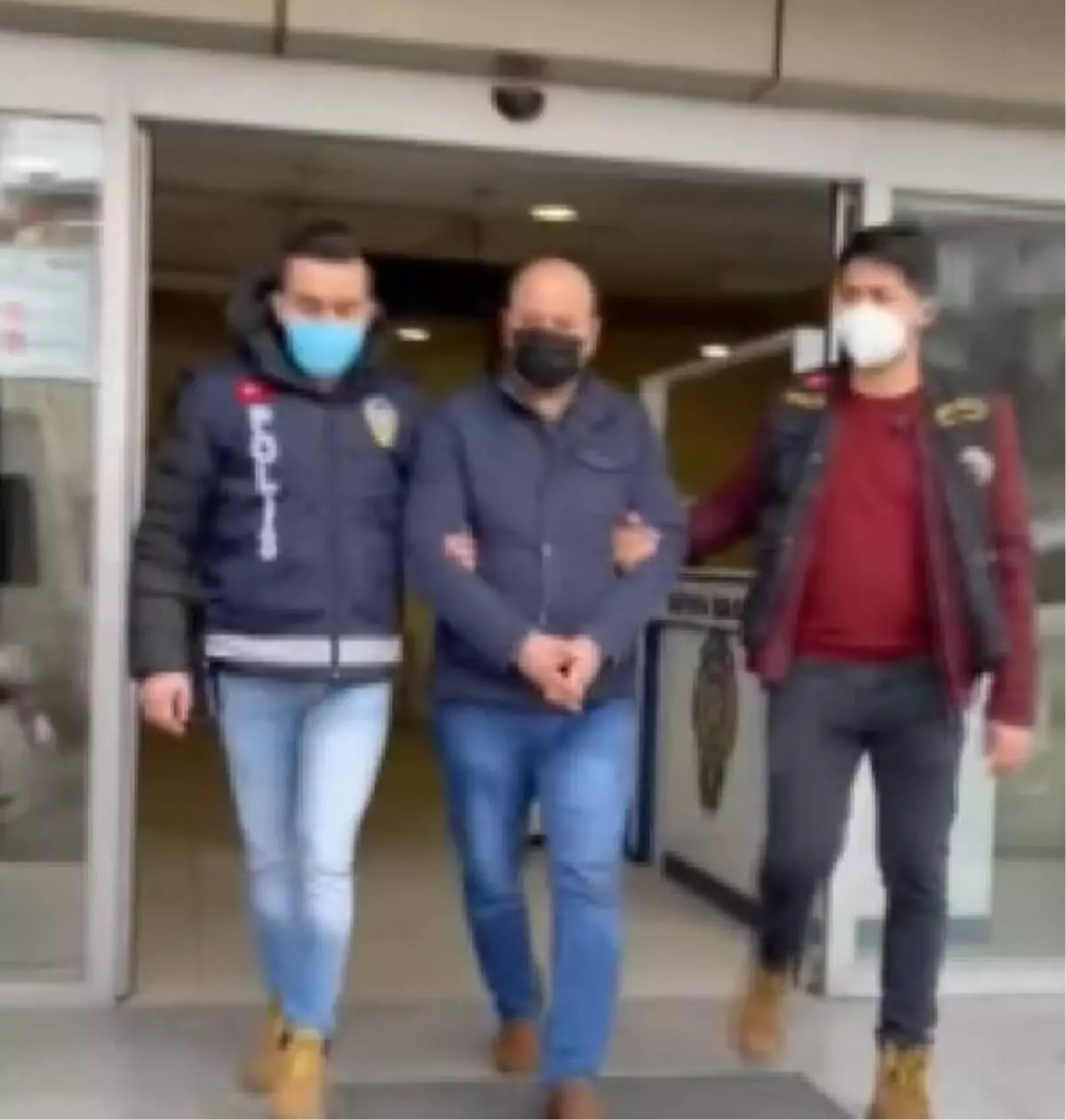 ESENLER\'DE KAÇAK İLAÇ OPERASYONU; 91 BİN KAÇAK İLAÇ ELE GEÇİRİLDİ