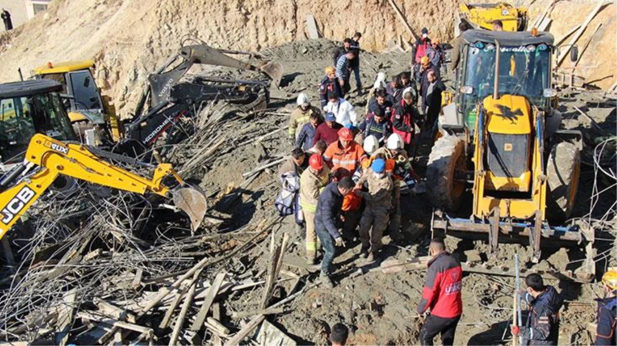 İnşaat halindeki bina çöktü! Enkaz altında kalan işçi hayatını kaybetti, 1 yaralı var