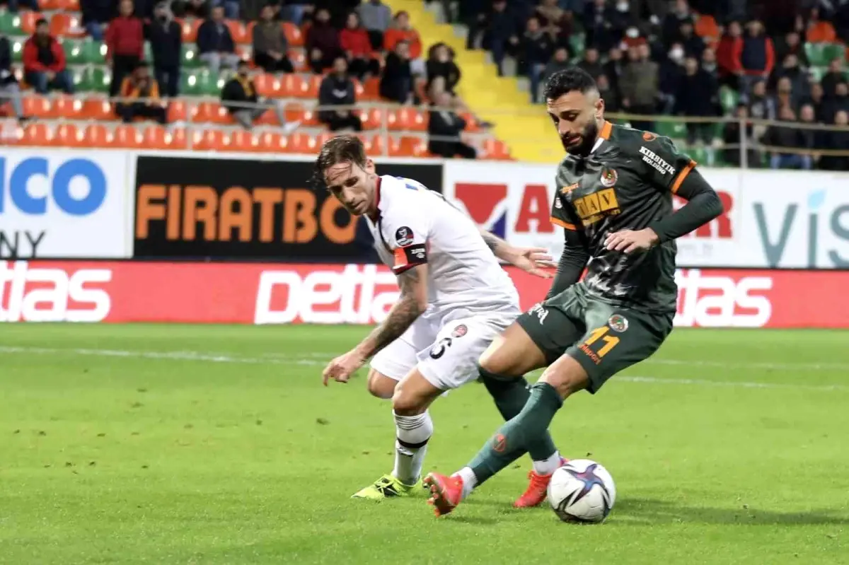 Spor Toto Süper Lig: Alanyaspor: 1 - Fatih Karagümrük: 1 (Maç sonucu)