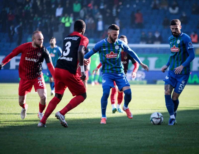 Spor Toto Süper Lig: Çaykur Rizespor: 0 Gaziantep FK: 1 (İlk yarı)