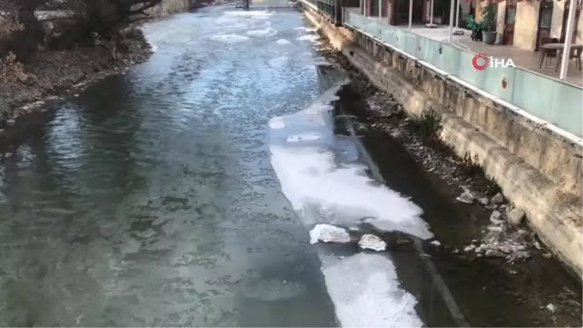 Türkiye\'nin en hızlı akan nehri olan Çoruh buz tuttu