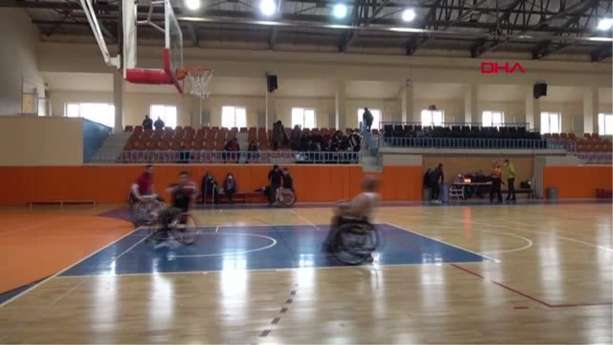 SPOR 11 yaşında bacağını kaybeden Özgenç\'in hayatını basketbol değiştirdi