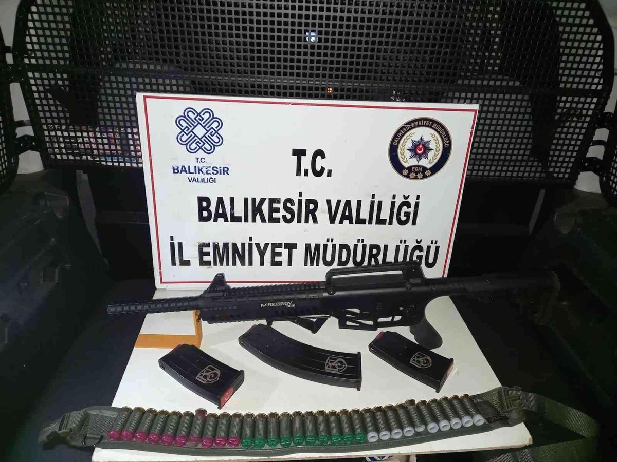 Son dakika 3. sayfa: Balıkesir\'de polisten 50 şahsa gözaltı