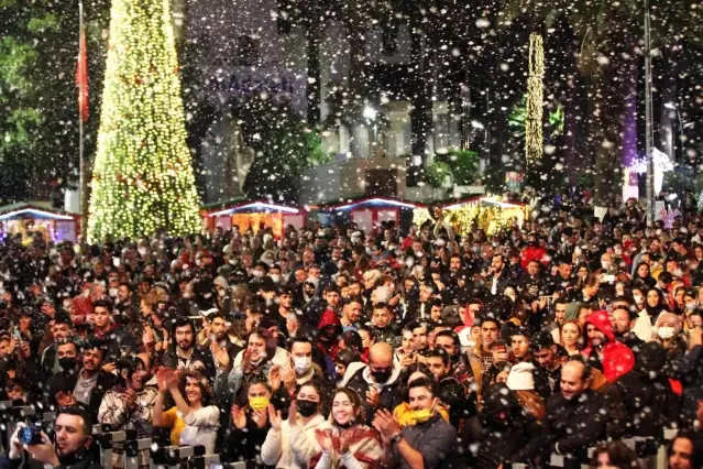 Bodrum'a suni kar yağdırıldı, eğlence doruğa çıktı, esnafın yüzü güldü