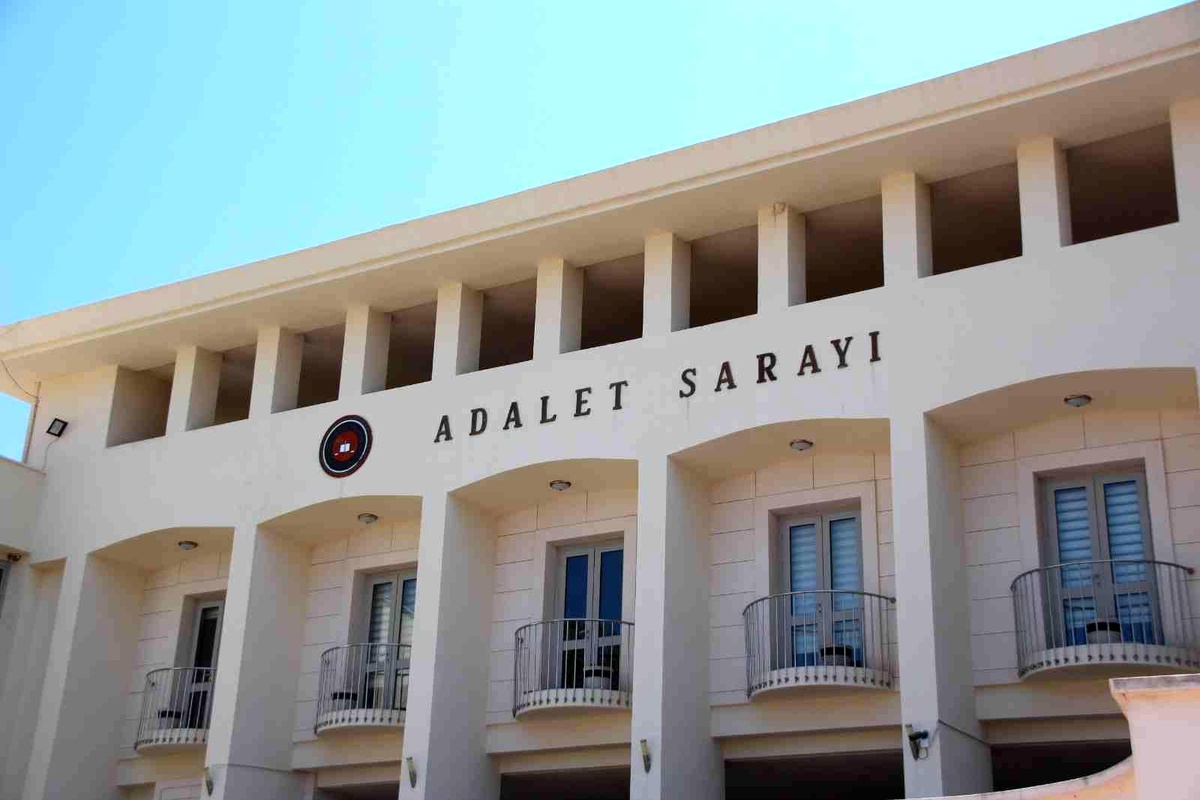 Bodrum Vergi Dairesi Müdürlüğü\'ne rüşvet operasyonu: 3 gözaltı
