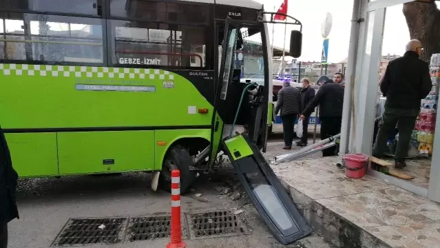 Son dakika haber: Çocuklarıyla birlikte otobüsün altında kalan kadın hayatını kaybetti