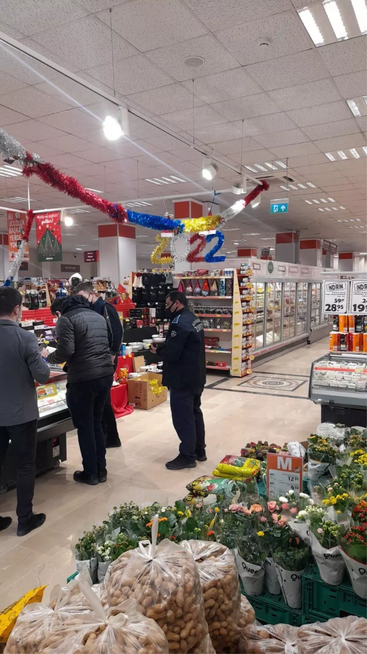 Erzurum\'da zabıta ekiplerinin marketlere yönelik fahiş fiyat denetimi sürüyor