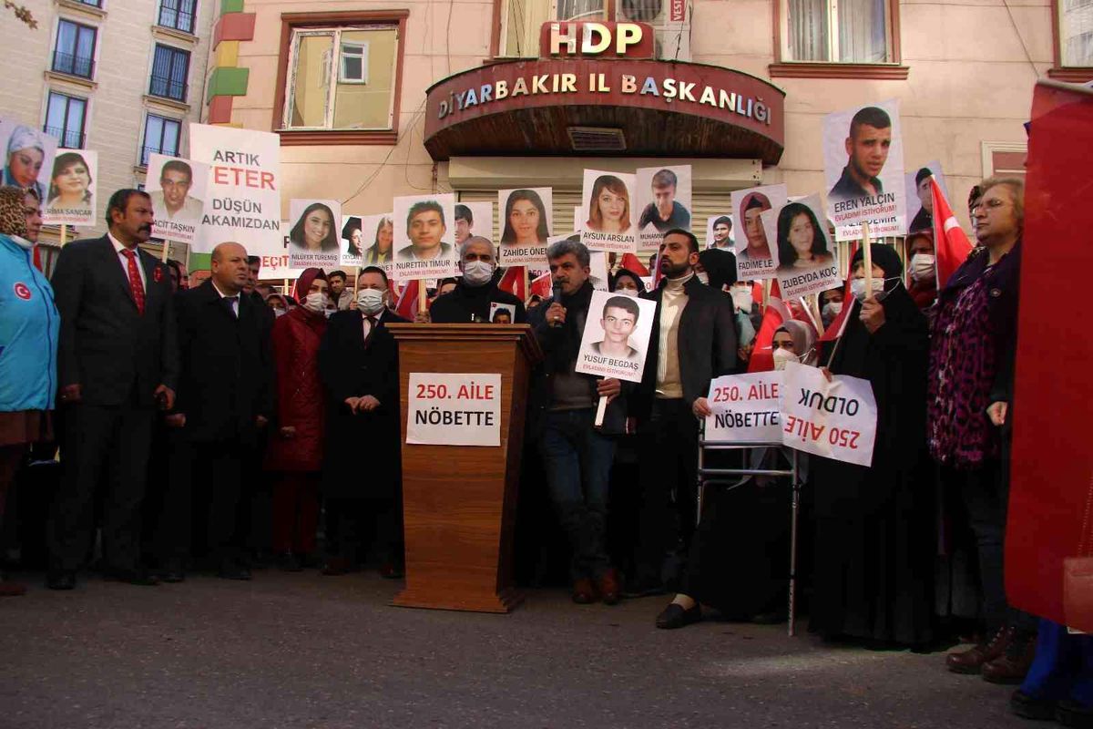 Evlat nöbetindeki ailelerin direnişinde 858\'inci günde aile sayısı 250 oldu