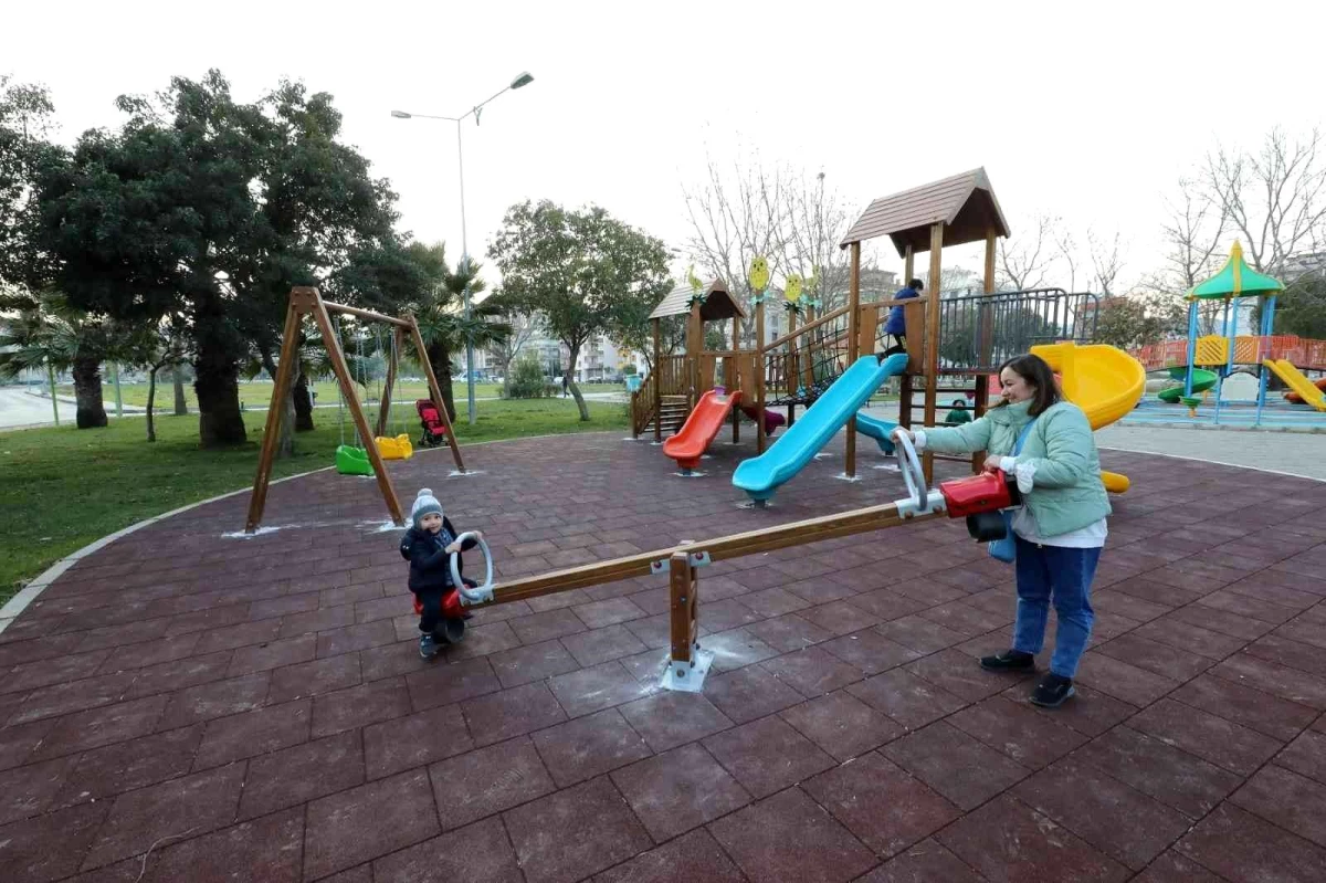 Gaziemir\'in parkları yenileniyor