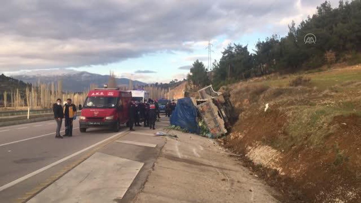 Gediz'de trafik kazasında 1 kişi öldü, 1 kişi yaralandı