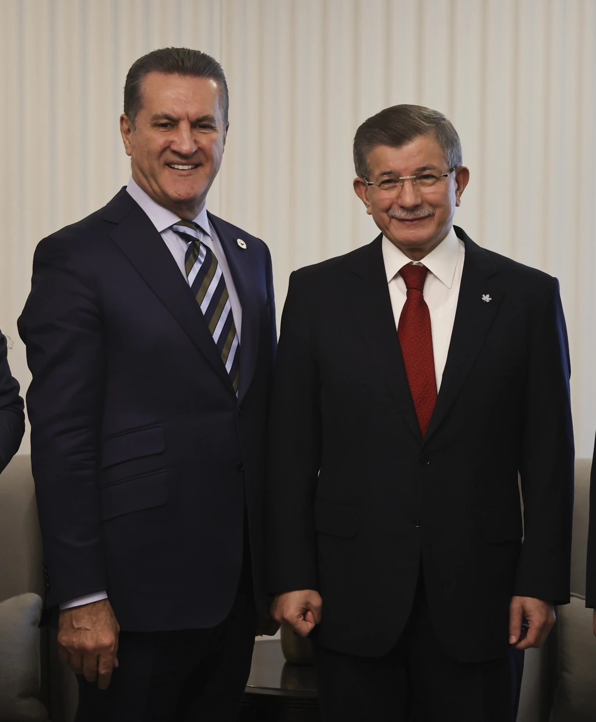 Gelecek Partisi Genel Başkanı Davutoğlu, TDP Genel Başkanı Sarıgül ile bir araya geldi