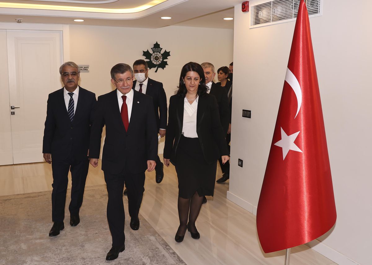 HDP Eş Genel Başkanları Sancar ve Buldan\'dan, Gelecek Partisi Genel Başkanı Davutoğlu\'na ziyaret