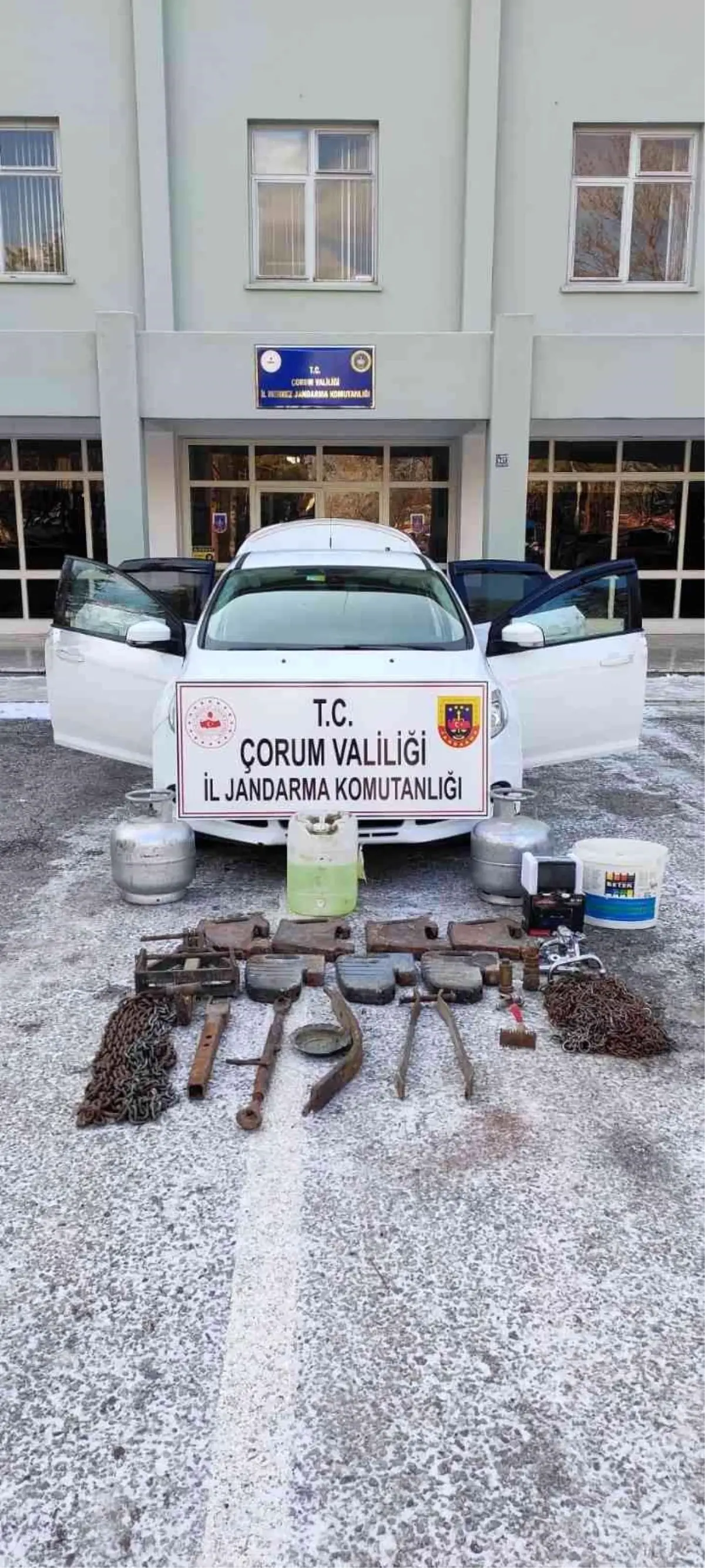 Hırsızlık yapan 3 zanlı jandarma kontrolüne takıldı